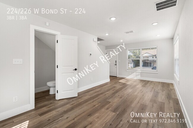 Building Photo - 224/226 W Bond St-224