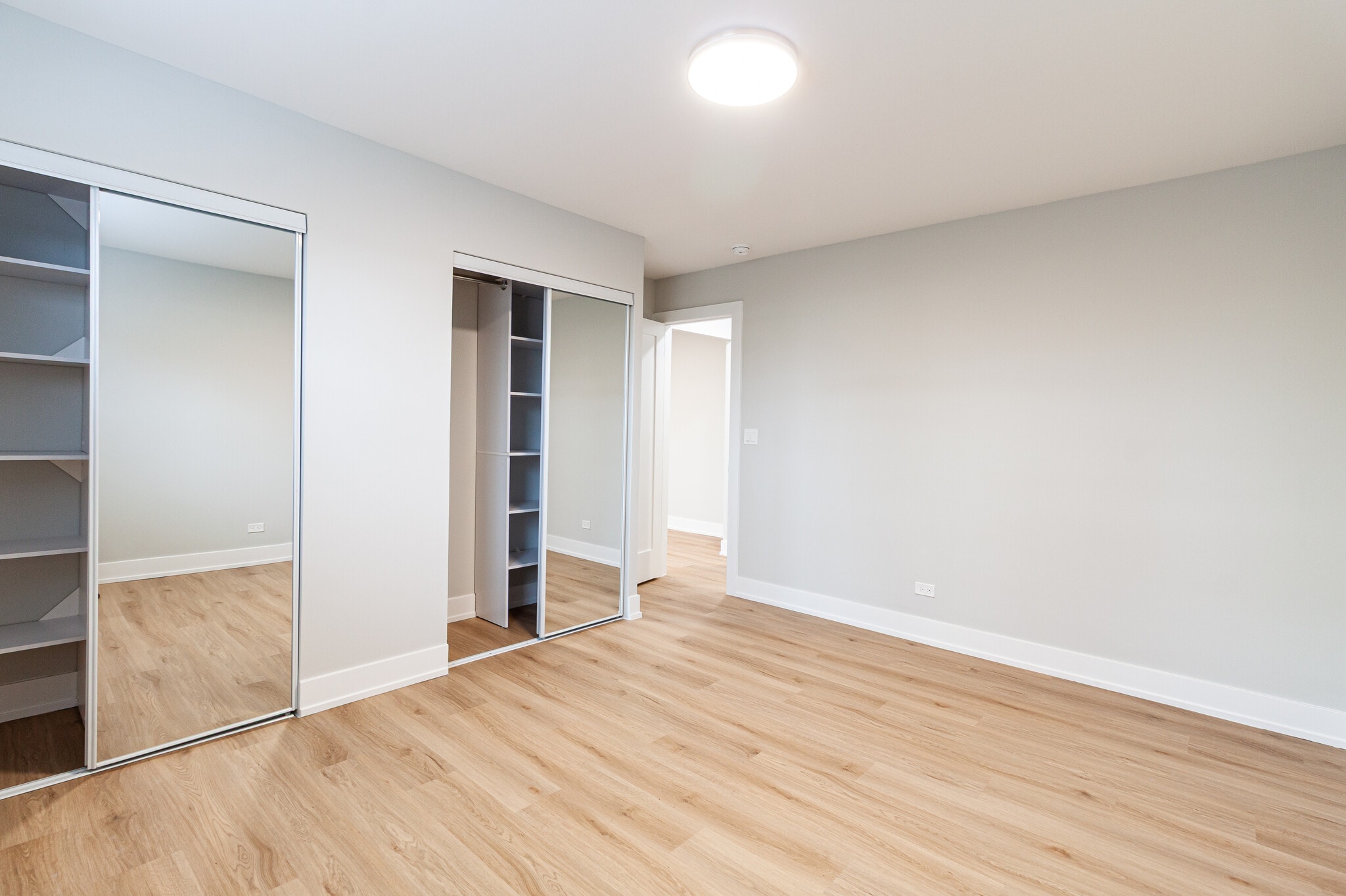 Building Photo - 520 W Aldine Ave