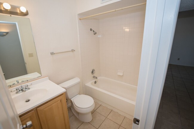 Building Photo - Updated and Charming 3 Bedroom, 2 Bath Hom...