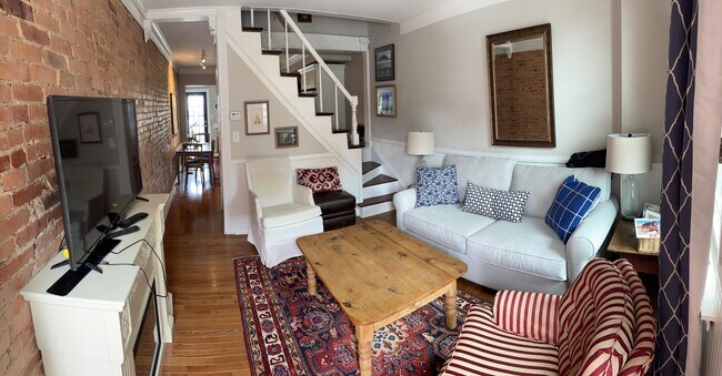 living room - 1406 Haubert St