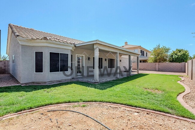 Building Photo - 760 N Swan Dr