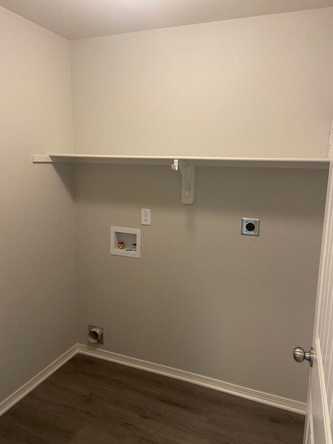 Building Photo - *Pre-leasing* Three Bedroom | Two Bath Hom...