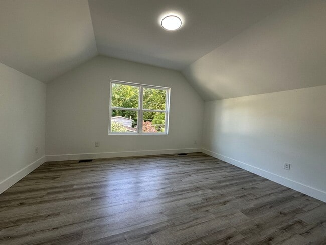 Building Photo - Brand New Living in North Knoxville: Modern Comfort Awaits