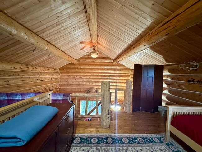 Building Photo - ALASKAN CABIN IN THE WOODS!