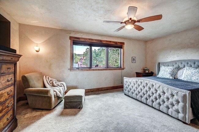 Building Photo - Home in Willowbrook for Rent