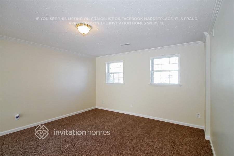 Building Photo - 2048 Buffalo Way