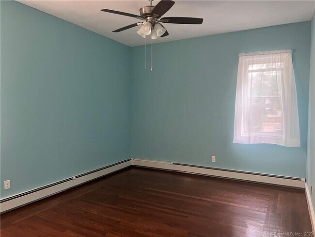 Building Photo - 214 Goffe Ter