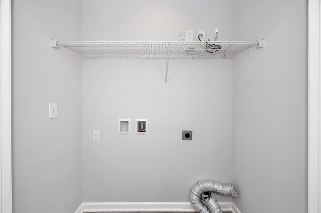 Building Photo - 3 Bedroom House in East Limestone