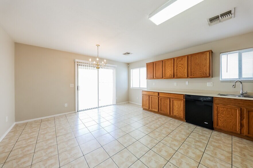 Building Photo - 7222 S 37th Dr