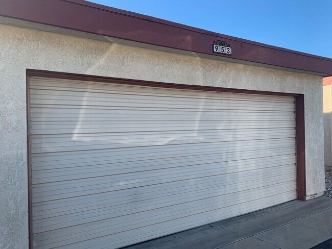 Building Photo - 953 W Cortez Ln