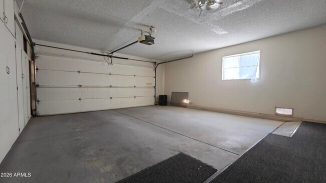 Building Photo - 11014 W Granada Dr