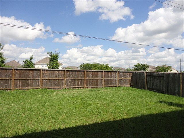 Building Photo - 2611 Feather Green Trl