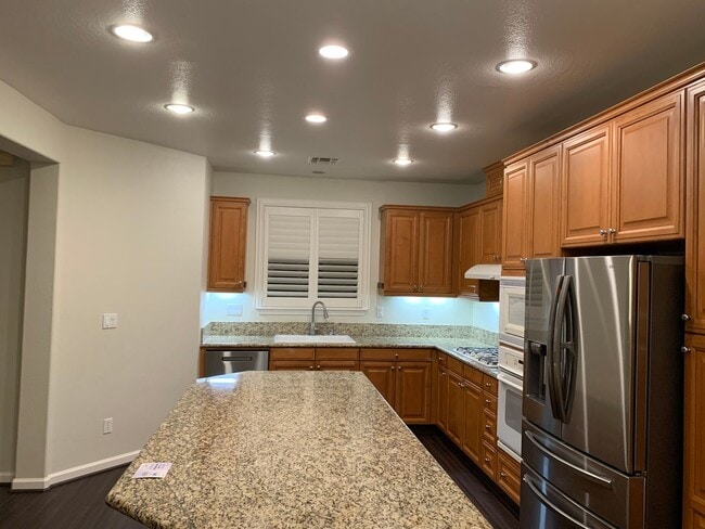 Building Photo - Freshly Painted Interior for this Single F...