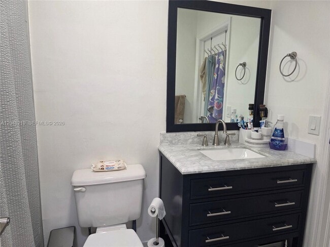 Building Photo - 523 W 68th St