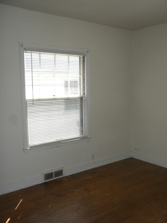 Building Photo - 1414 Anthony St