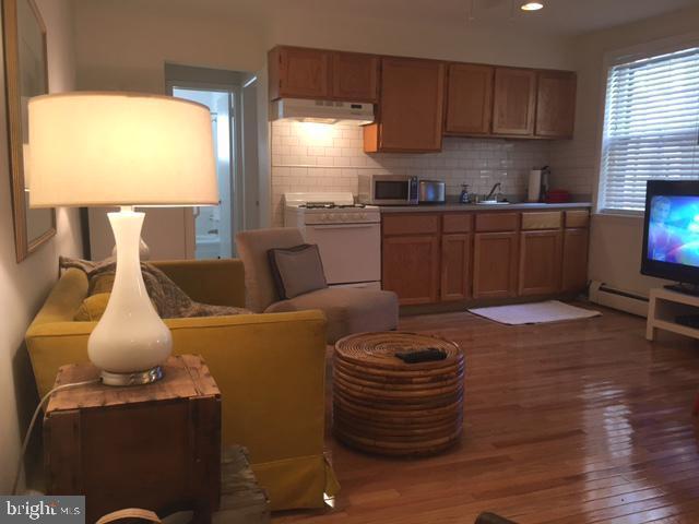 Building Photo - 923 Spruce St