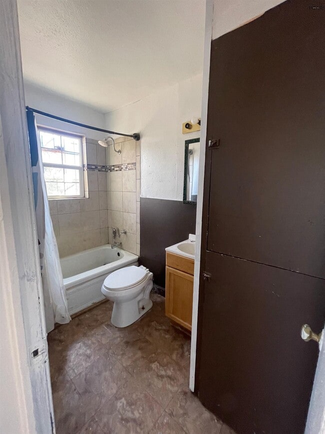 Building Photo - 1505 Smith St