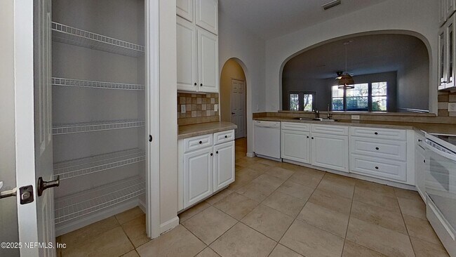 Building Photo - 4515 Serena Cir