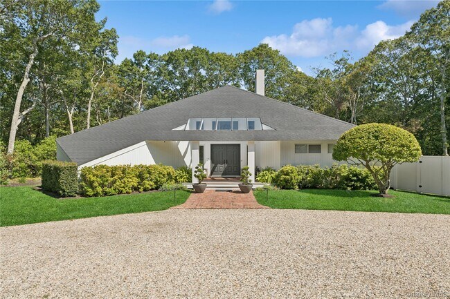 Building Photo - 10 Lakewood Ln