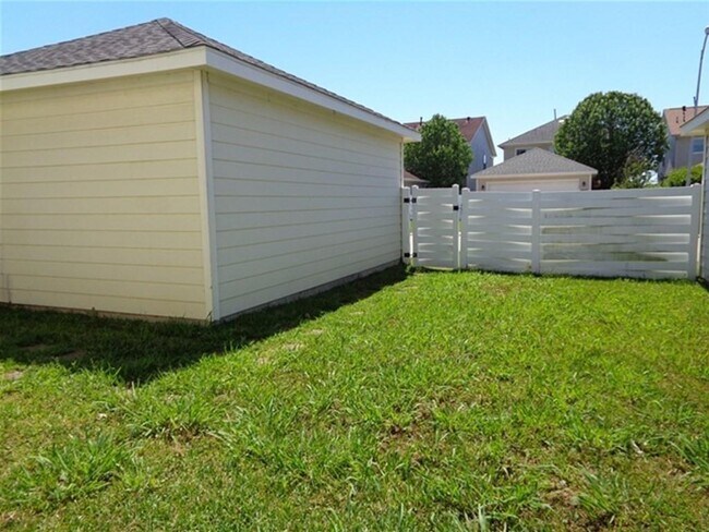 Building Photo - 20922 Young Meadows Way