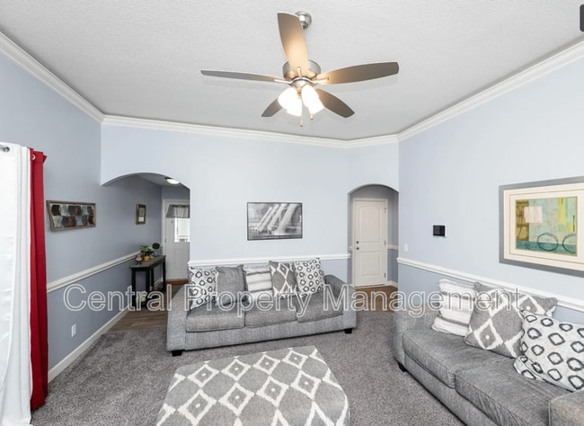 Building Photo - 487 Timberwood Dr