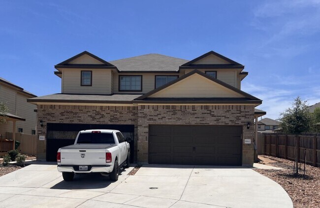 Primary Photo - Move-In Ready Luxury Duplex in Converse!