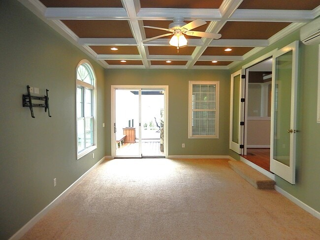 Building Photo - 10612 River Forest Dr