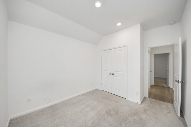Building Photo - 30327 Tall Fescue Dr