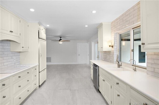 Building Photo - 4 Copaire Rd