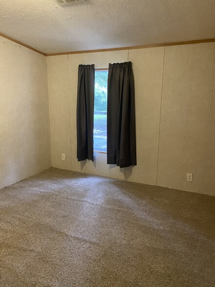 Building Photo - 3061 Safronia Shores Rd