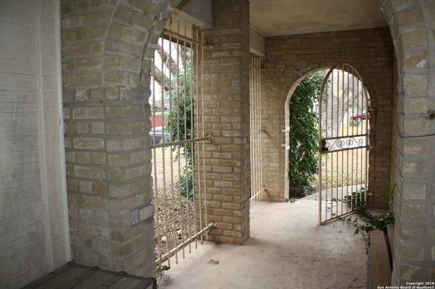 Building Photo - 6614 Cedar Hill