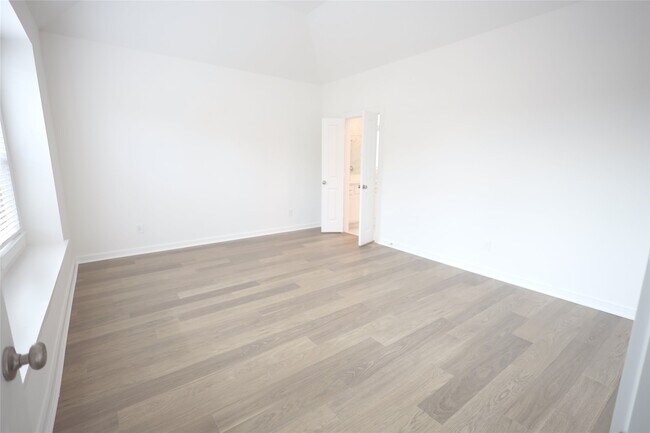 Building Photo - 27003 Golden Isle Ln