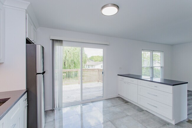 Building Photo - 815 Concord Cove