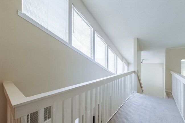 Building Photo - 514 Shady Dale Dr