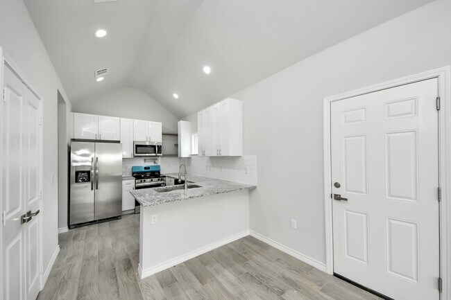 Building Photo - 382 Rd 5704