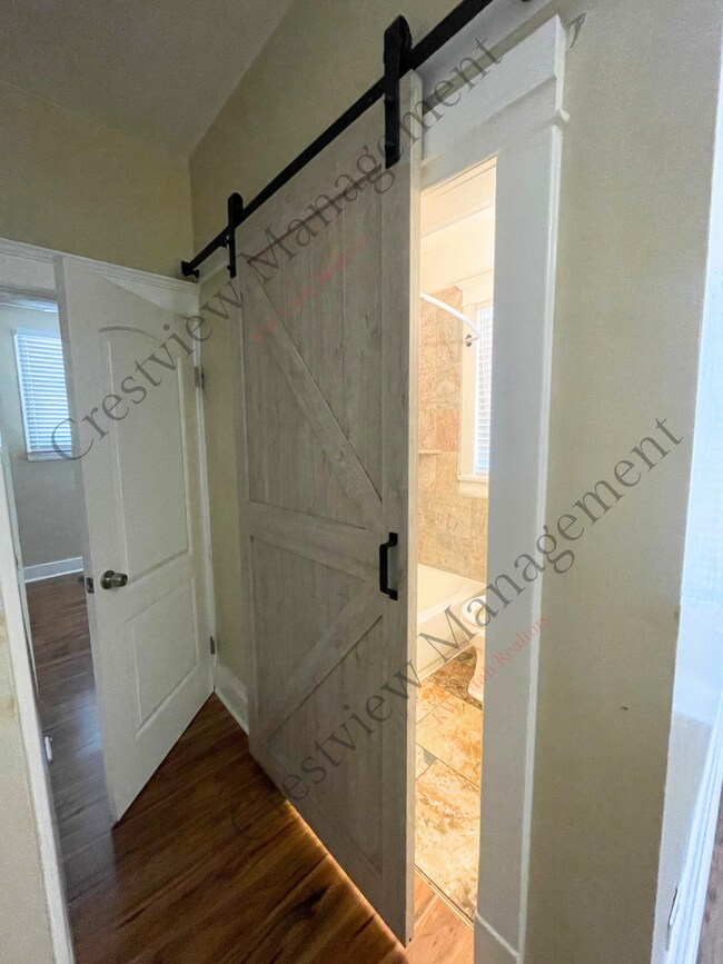 Building Photo - 564 29th St