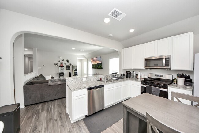 Building Photo - 3702 Cub Dr