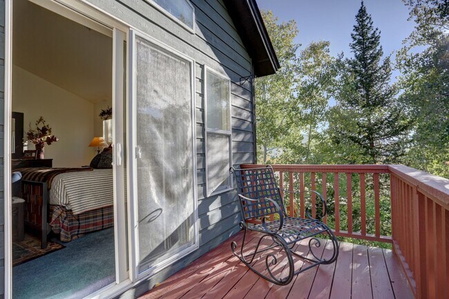 Building Photo - WINTER RENTAL 4BDR 3BA WILDERNEST NOV 1 20...