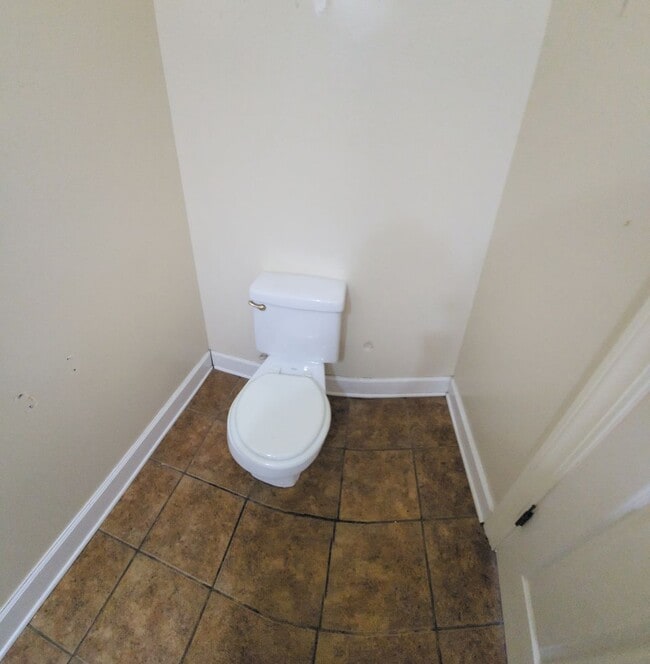 Building Photo - Super close to Poly- Approx. 1000 feet from Cal Poly Grand Avenue entrance-VERY CLOSE!!!