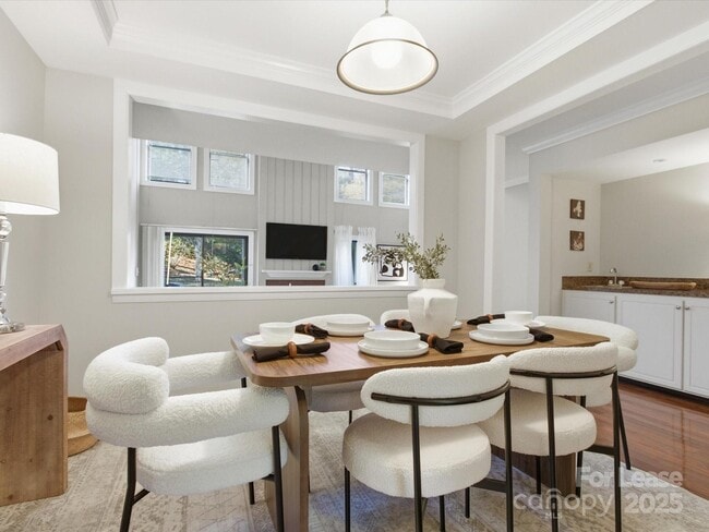 Building Photo - 7925 Charter Oak Ln