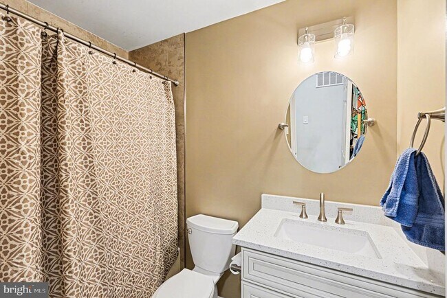 Building Photo - 7468 Brighouse Ct