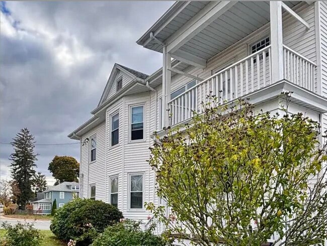 Building Photo - 94-96-96 Columbia Park