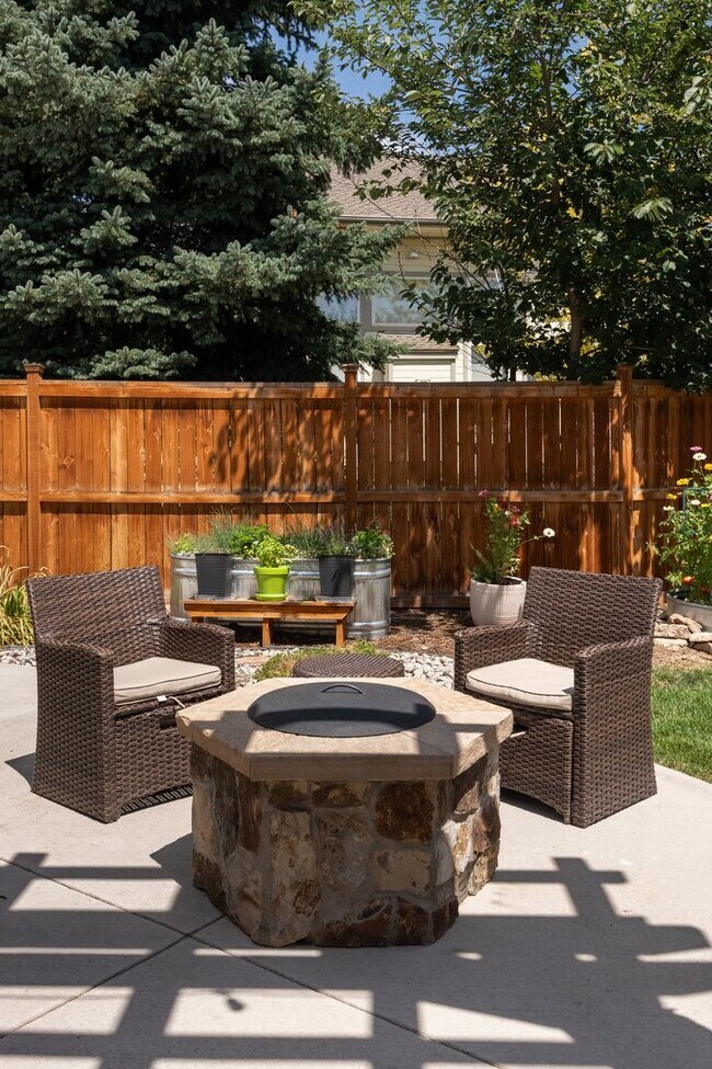 Building Photo - 5 Bedroom 2.5 Bath Retreat in Prime Arvada...