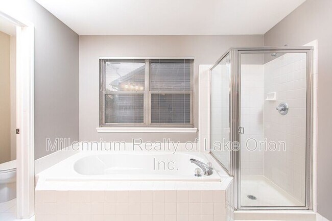 Building Photo - 403 Teelin Dr