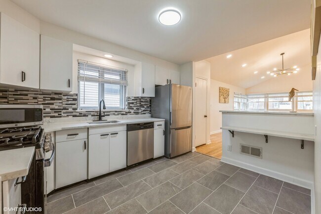 Building Photo - 1317 Ferndale Ave