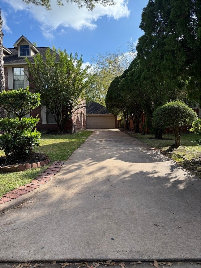 Building Photo - 9731 New Kent Dr