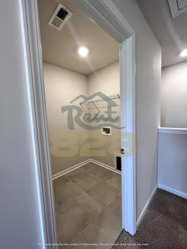 Building Photo - 146 Creekview Rd