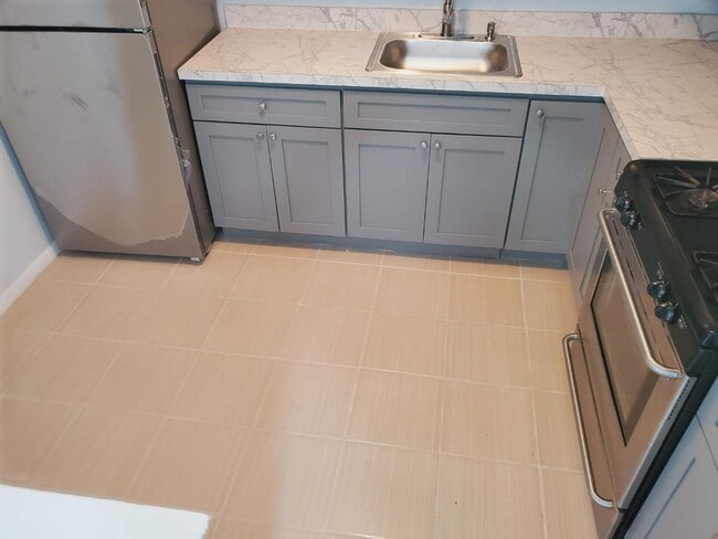 Building Photo - 2702 Island Ave