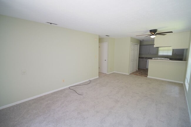 Building Photo - 2304 Hartsfield Ct