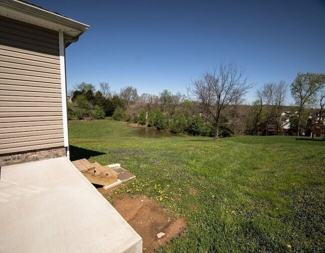 Building Photo - 955 Russet Dr